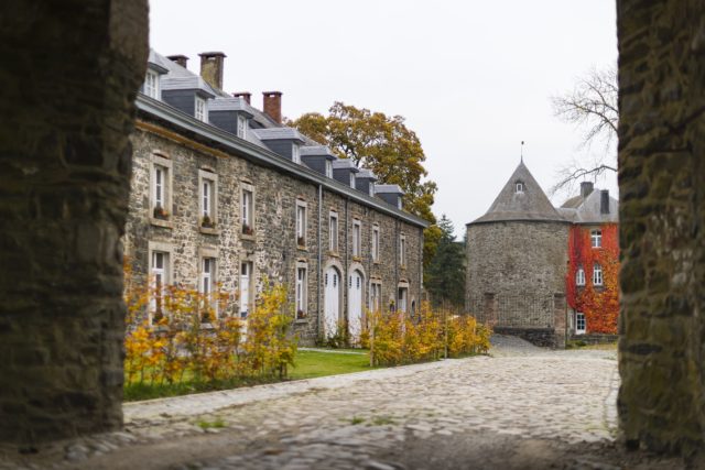 vue-sur-ferme-et-chateau_bis